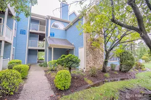250 Crosspointe Dr, East Brunswick Township, NJ 08816 - Photo 2