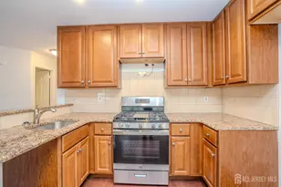 250 Crosspointe Dr, East Brunswick Township, NJ 08816 - Photo 18