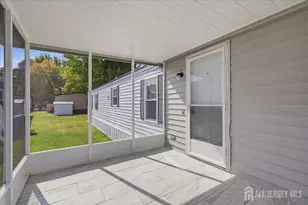 44 Longfellow Rd, North Brunswick Township, NJ 08902 - Photo 4