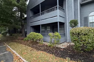 406 Woodhaven Dr, Edison, NJ 08817 - Photo 2