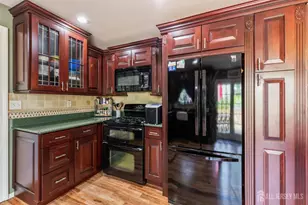 7 Rosewood Ln, Monroe Township, NJ 08831 - Photo 12