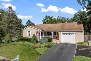 7 Rosewood Ln, Monroe Township, NJ 08831 - Photo 2