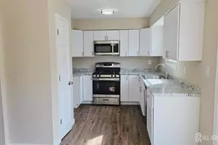 9 NE Pinetree Ct, Monroe Township, NJ 08831 - Photo 4