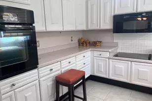 111 Hanover Ln Ln, Monroe Township, NJ 08831 - Photo 10