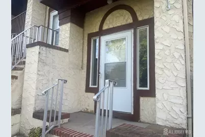 109 Michaels Court, Woodbridge Township, NJ 07095 - Photo 2