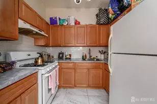 548 Bramhall Ave, Jersey City, NJ 07304 - Photo 8