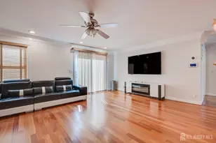 5 Hollywood St, Edison, NJ 08820 - Photo 16