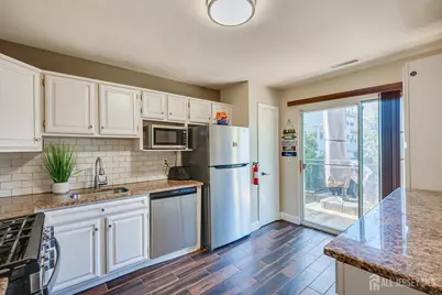57 Renaissance Lane, New Brunswick, NJ 08901 - Photo 6