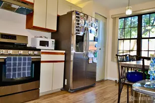 329 Wycoff Way W, East Brunswick Township, NJ 08816 - Photo 2
