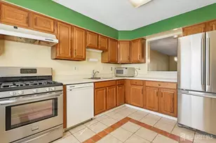 265 Hampshire Dr, Plainsboro Township, NJ 08536 - Photo 8