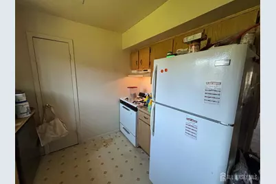 1315 N Oaks Boulevard, North Brunswick Township, NJ 08902 - Photo 6