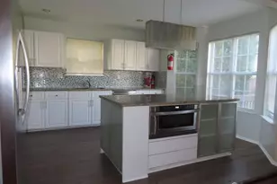107 Amy Dr, North Brunswick Township, NJ 08902 - Photo 6