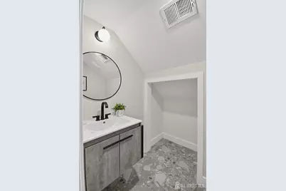 [Address not provided], Iselin, NJ 08830 - Photo 20