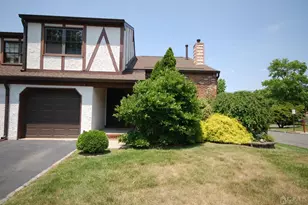1 Wellington Ct, Sayreville, NJ 08872 - Photo 2