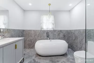 6 Whitewood Road, Edison, NJ 08820 - Photo 16