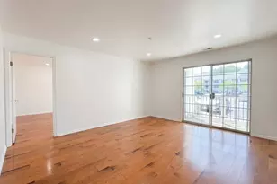 1013 Waterford Dr, Edison, NJ 08817 - Photo 4
