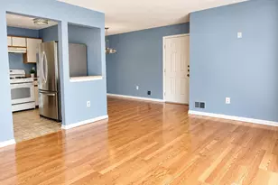 323 Wimbeldon Ct, North Brunswick Township, NJ 08902 - Photo 8