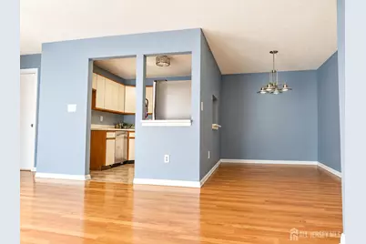 323 Wimbeldon Court, North Brunswick Township, NJ 08902 - Photo 4