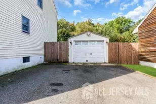 652 Brookside Dr, Middletown, NJ 07718 - Photo 6