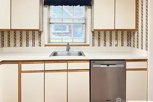 3 Edinburgh Dr, Monroe Township, NJ 08831 - Photo 4