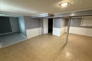 35 Maplewood Ave, Colonia, NJ 07067 - Photo 12