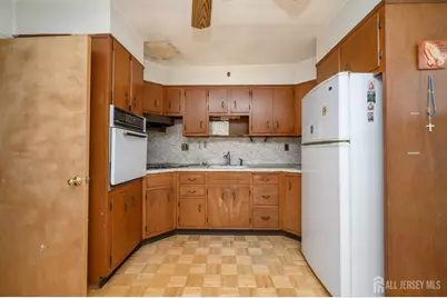 2293 John F Kennedy Boulevard, Jersey City, NJ 07304 - Photo 14