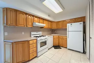 9 Hawaii Ct, Matawan, NJ 07747 - Photo 6