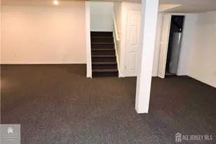 72 Heatherwood Dr, North Brunswick Township, NJ 08902 - Photo 16