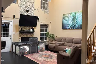 72 Heatherwood Dr, North Brunswick Township, NJ 08902 - Photo 2