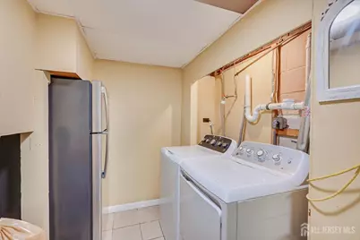 85 Grand Street, Iselin, NJ 08830 - Photo 36