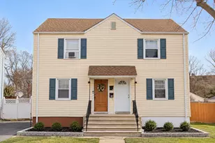 38 MacArthur Dr, Edison, NJ 08837 - Photo 1
