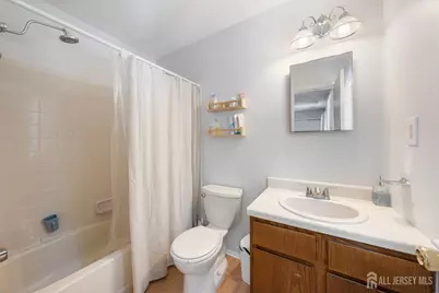 35 E Byrnes Lane E, Sayreville, NJ 08872 - Photo 20
