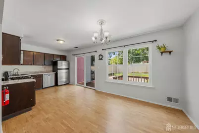 35 E Byrnes Lane E, Sayreville, NJ 08872 - Photo 8