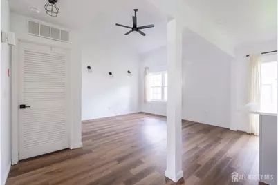 105 Fulton Square, New Brunswick, NJ 08901 - Photo 6