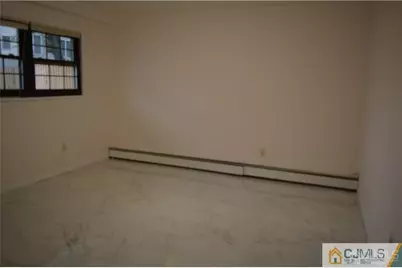 43 Essex Street, Carteret, NJ 07008 - Photo 4