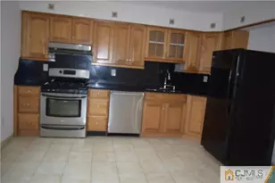 43 Essex St, Carteret, NJ 07008 - Photo 8