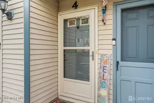11 Interlaken Ct, Freehold, NJ 07728 - Photo 2