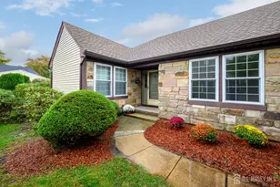 13 Benjamin Franklin Dr, Monroe Township, NJ 08831 - Photo 1
