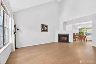 268 Edgeware Ct, Franklin Township, NJ 08873 - Photo 4