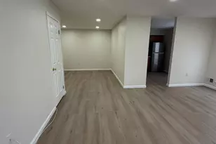 32 Columbus Dr, Franklin Township, NJ 08823 - Photo 6
