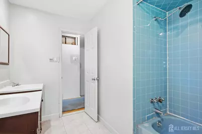 35 Woodmere Road, North Brunswick Township, NJ 08902 - Photo 10