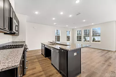 86 Depot Way, Dunellen, NJ 08812 - Photo 4