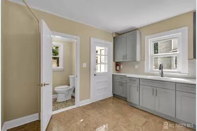 325 Hancock Street, South Plainfield, NJ 07080 - Photo 18