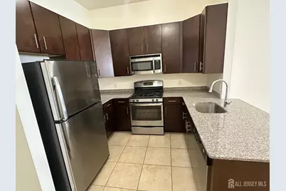 101 Roosevelt Avenue #410, Carteret, NJ 07008 - Photo 4