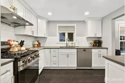201 Arbor Street, Cranford Township, NJ 07016 - Photo 14