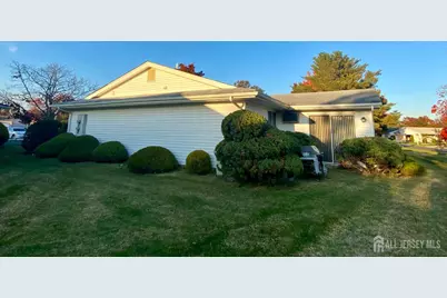 614 Lemington Plaza #B, Monroe Township, NJ 08831 - Photo 4