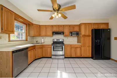 25 Archangela Avenue, Colonia, NJ 07067 - Photo 8