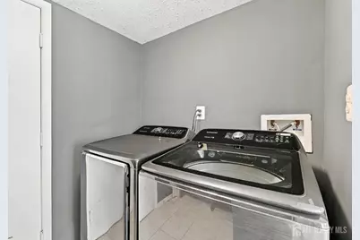 19 Sherborne Street, Franklin Township, NJ 08873 - Photo 34