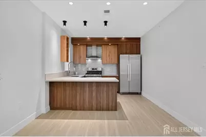 810 N 2nd Avenue #4, Highland Park, NJ 08904 - Photo 10