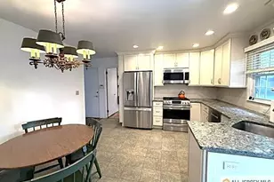 46 Lynnwood Rd, Edison, NJ 08820 - Photo 16